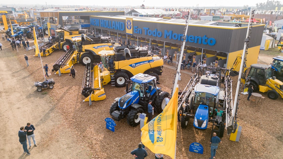 New Holland destaca con tecnologÃ­a de punta y soporte digital en Agroactiva 2024